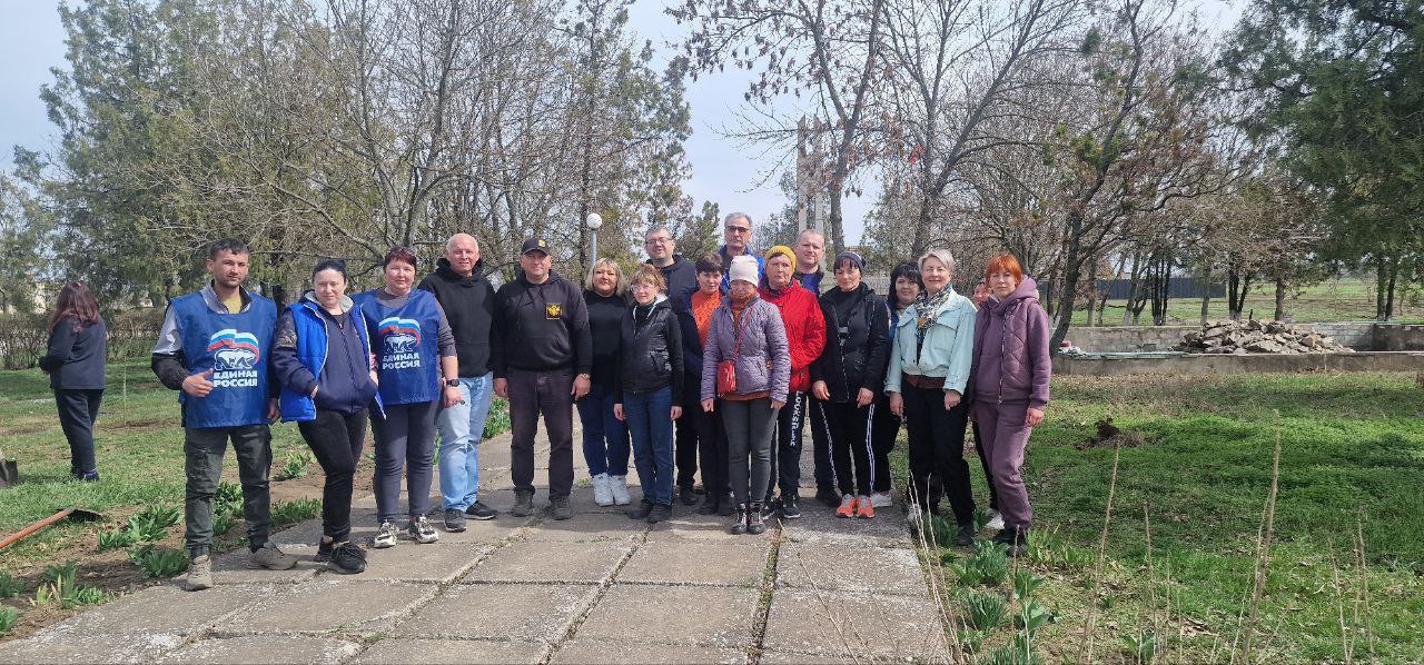80 деревьев в честь 80-летия Победы высадили в Горностаевском муниципального округе. .