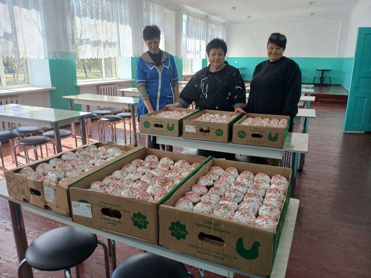 Для жителей Горностаевского округа испекли более 500 куличей из Кубанской муки..