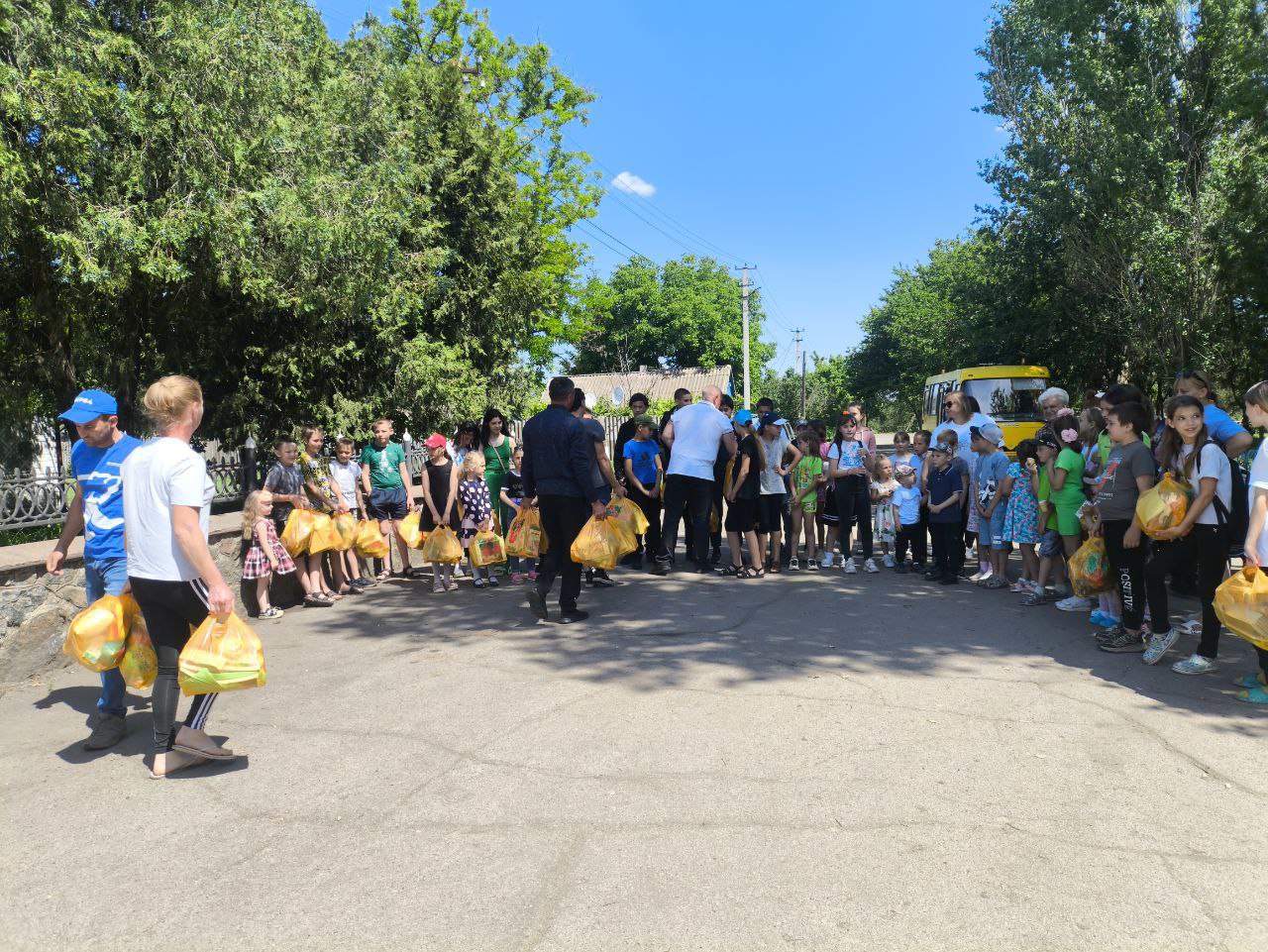 Шефская помощь от Кавказского района.