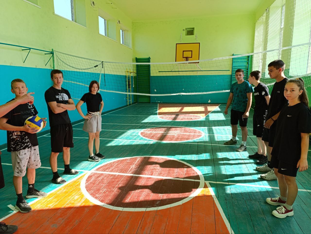 В Горностаевском округе состоялось открытие турнира по волейболу среди любителей, посвященный Году защитника Отечества!.